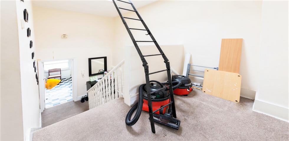 			NEW INSTRUCTION, 3 Bedroom, 1 bath, 1 reception Flat			 West End Lane, WEST HAMPSTEAD